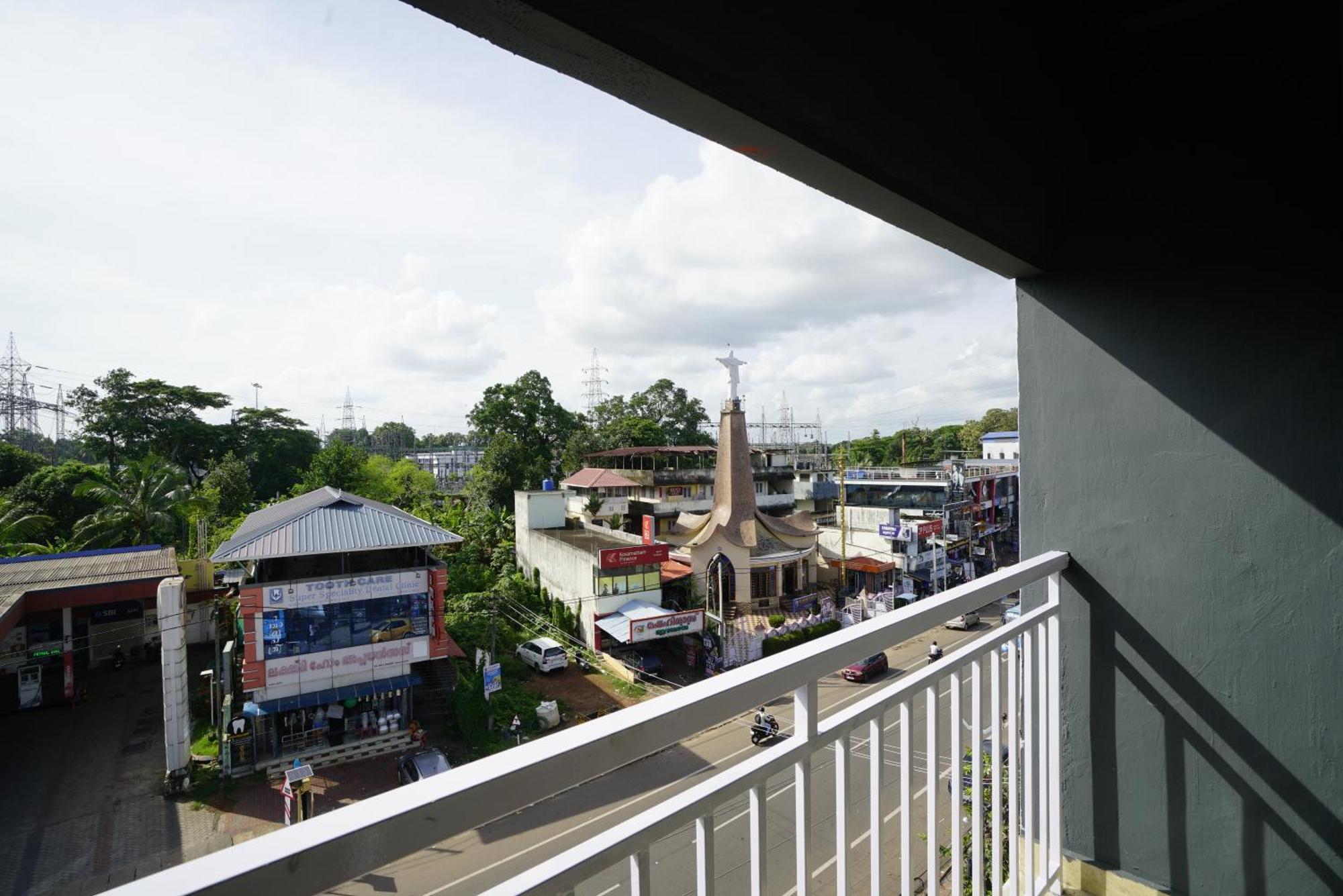Perumanseri Quilon Residency Kundara酒店 外观 照片